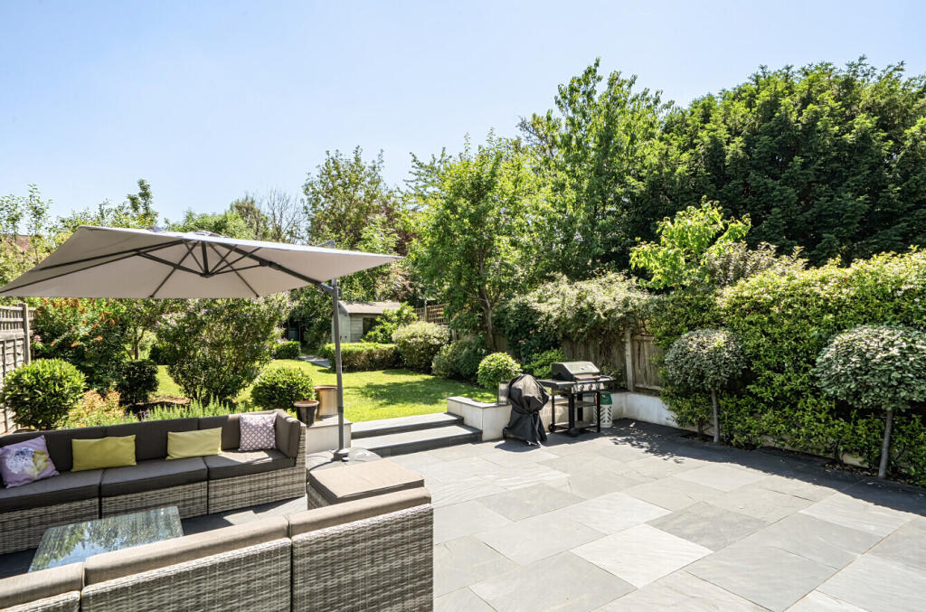 Main image of property: Walm Lane, Willesden Green, London, NW2