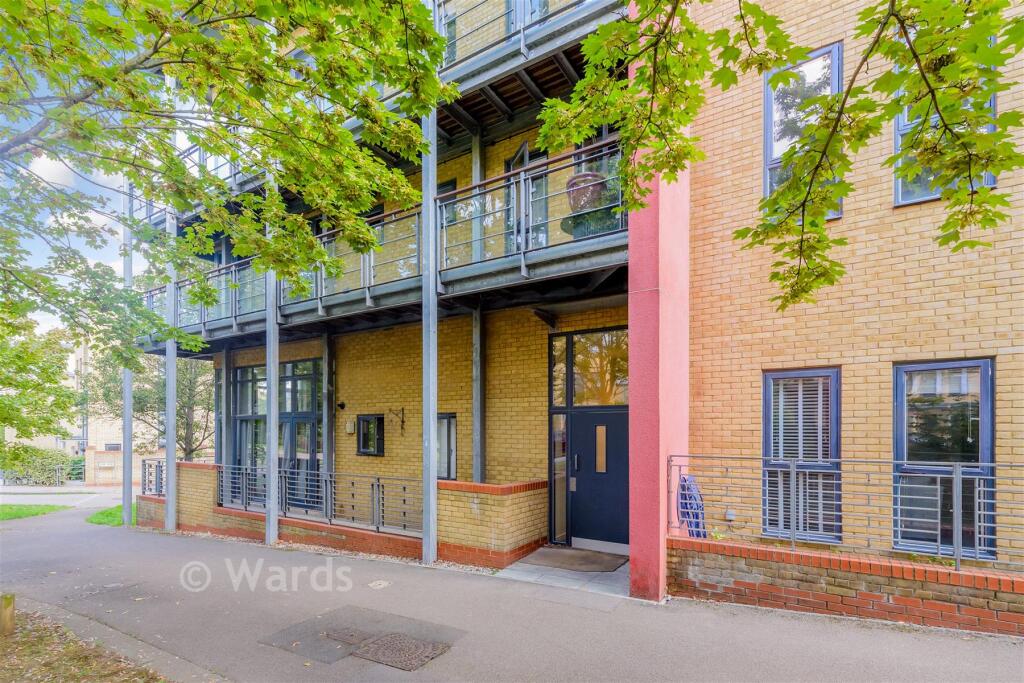 Main image of property: Park Lane, Greenhithe, Kent
