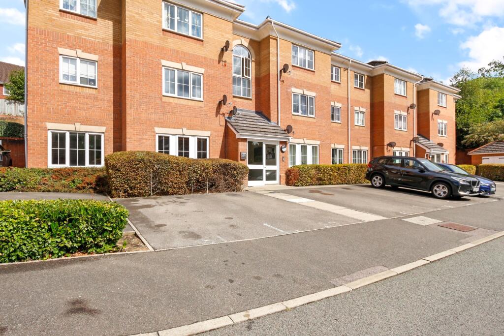 Main image of property: Hopper Vale, Bracknell, RG12