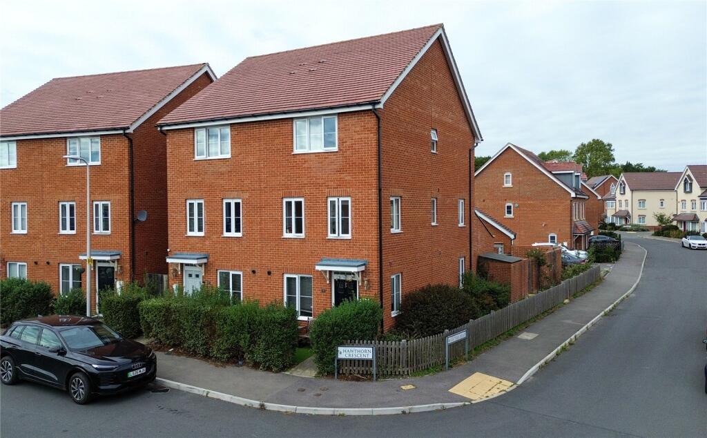 Main image of property: Hawthorn Crescent, Woodley, Reading, Berkshire, RG5