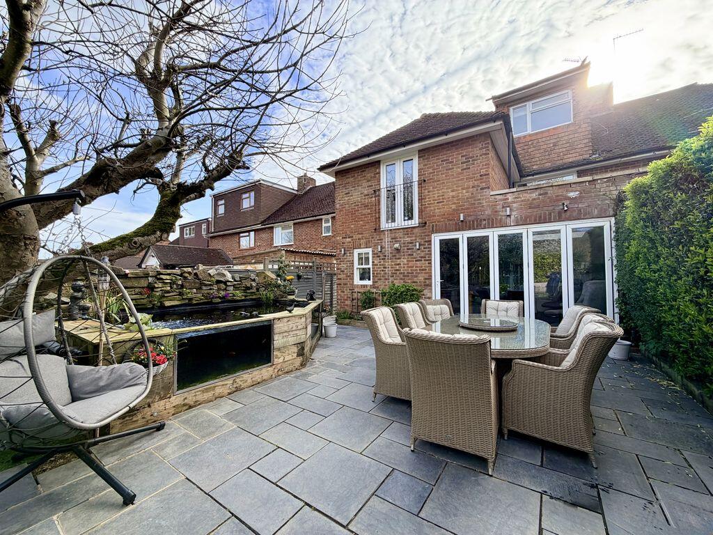 Main image of property: Clapton Approach - 5 Bedrooms