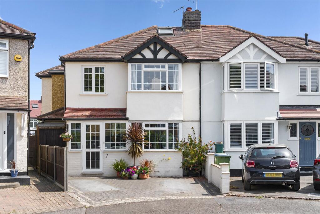 Main image of property: Molesey Park Avenue, West Molesey, Surrey, KT8