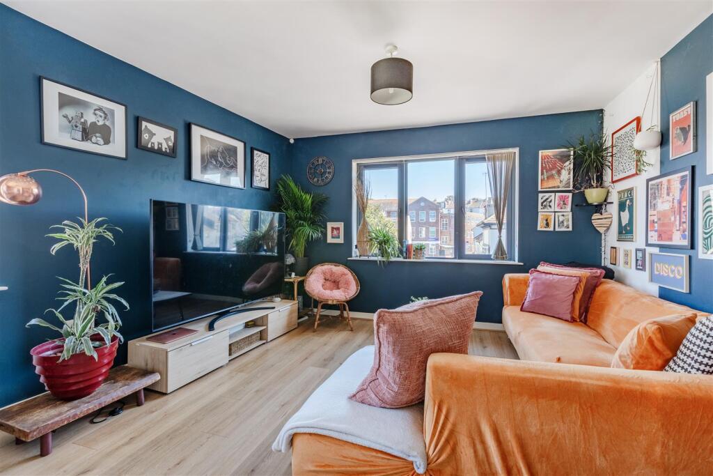 Main image of property: Edinburgh Road, Brighton