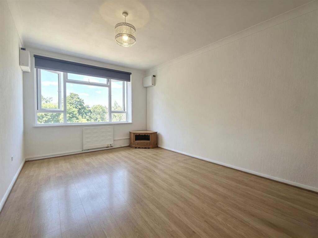 Main image of property: Ridgeon Court, N22