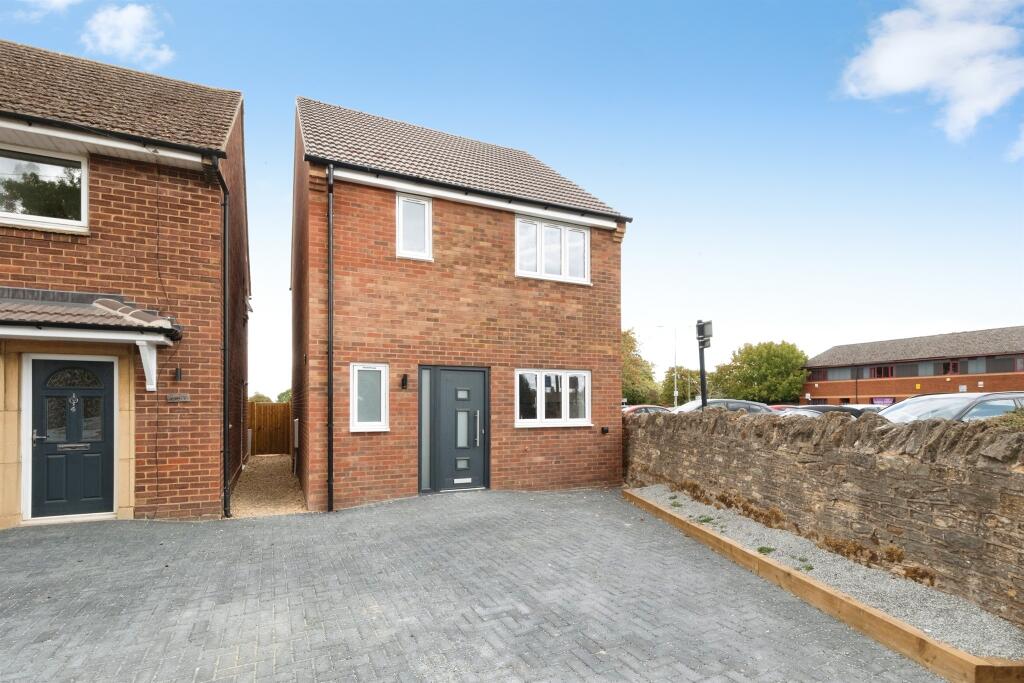 Main image of property: Queens Avenue, Newport Pagnell