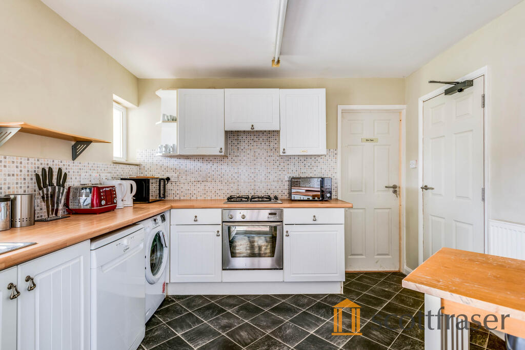 Main image of property: 100 Eastfield Road, Witney, Oxfordshire, OX28