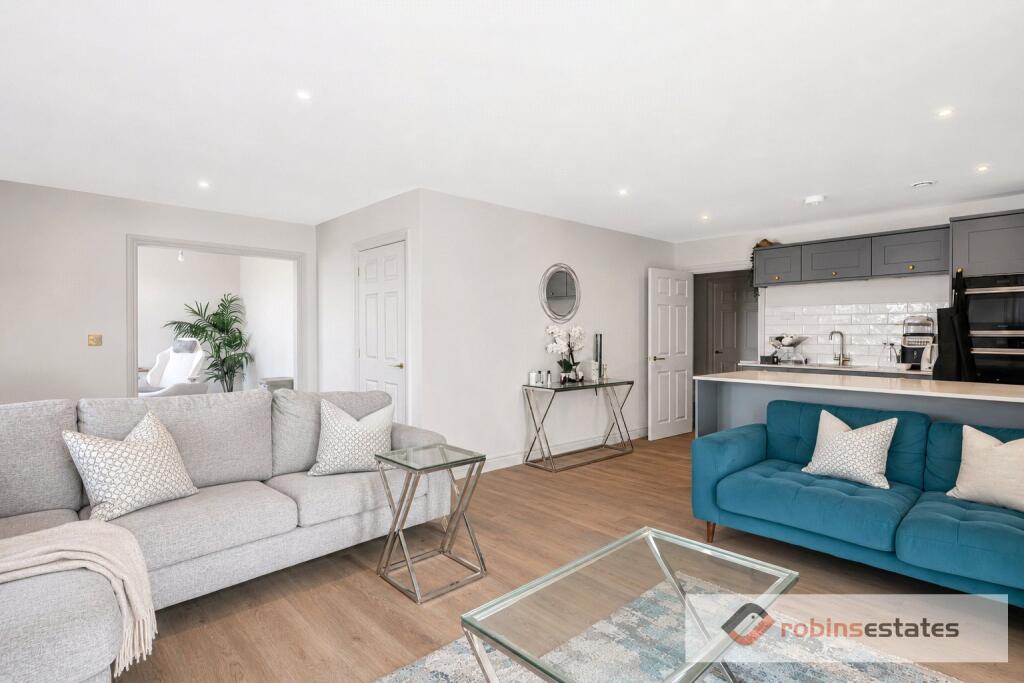 Main image of property: Wellington Square, Nottingham, NG7