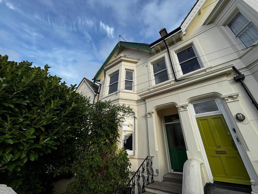 Main image of property: Wellington Road, Brighton, BN2 3AA