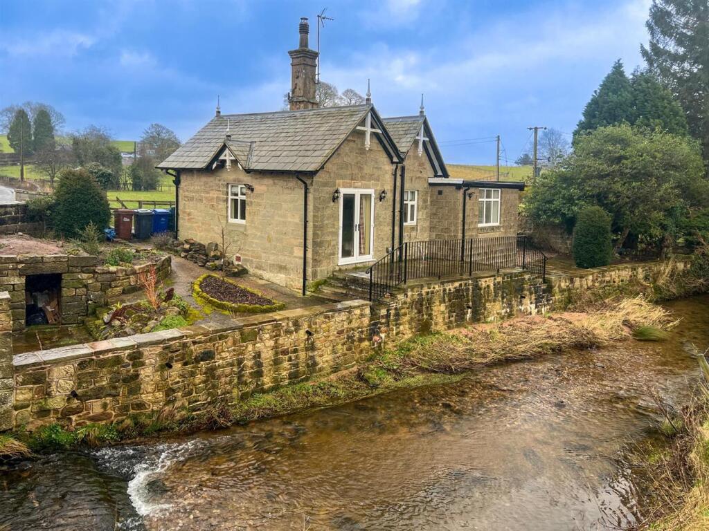 Main image of property: Ellastone Lodge, Main Road, Ellastone, Ashbourne DE6 2GZ