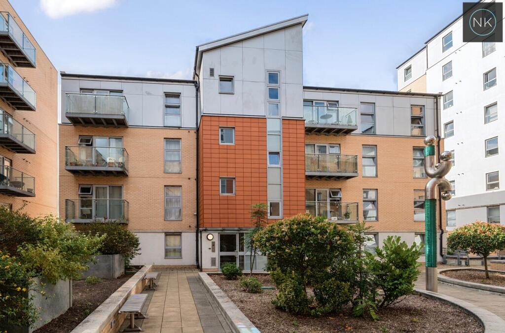 Main image of property: Lady Anne Court, Queen Mary Avenue, South Woodford, London, E18