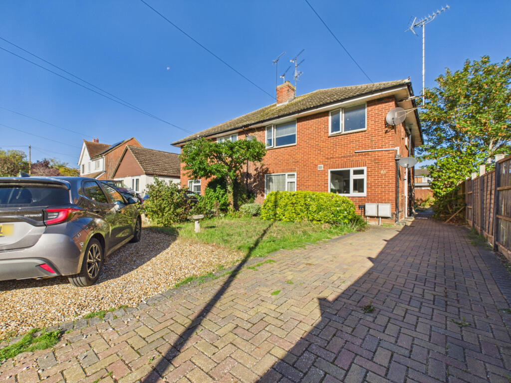 Main image of property: Woodley, RG5
