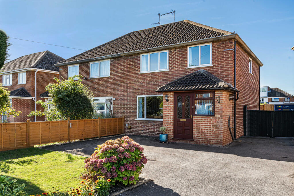Main image of property: Beech Crescent, Kidlington, OX5