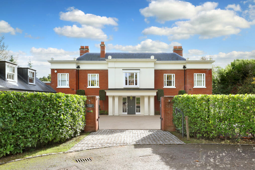 Main image of property: Keepers Walk, Virginia Water, GU25
