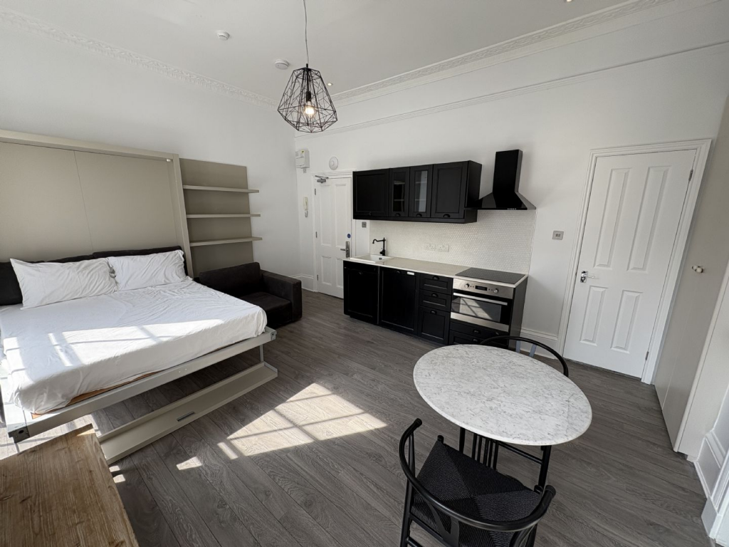 Main image of property: Studio Flat 12, 197 Gloucester Place, Baker Street NW1 6BU