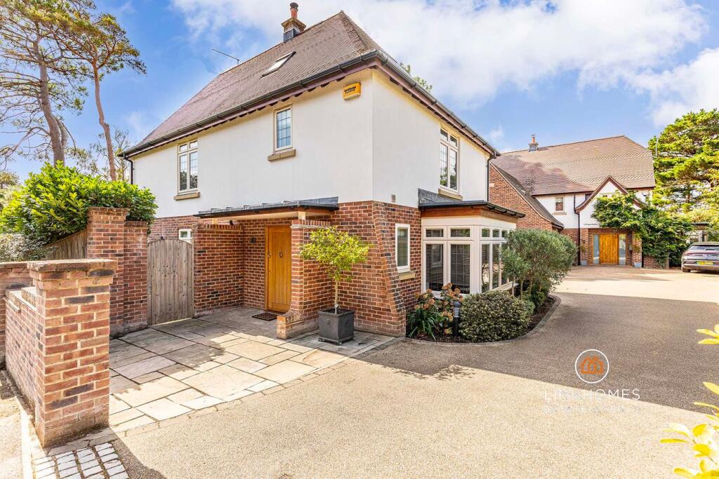 Main image of property: De Redvers Road, Poole, BH14