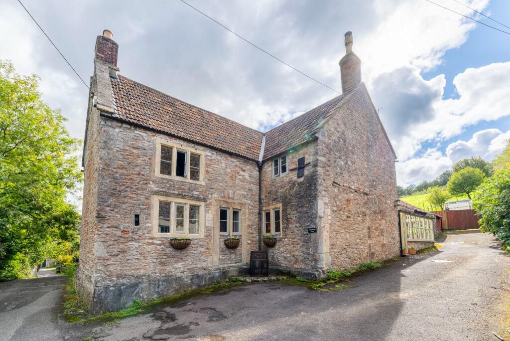 Main image of property: Historic house close to Wells