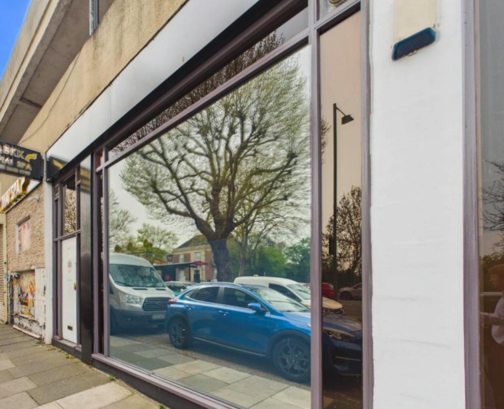 Main image of property: 213 High Road, London, N2 8AN