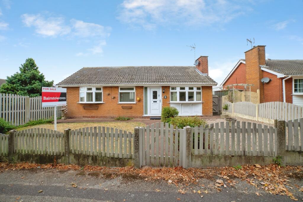Main image of property: Kingfield Close, Rainworth, Mansfield, Nottinghamshire, NG21