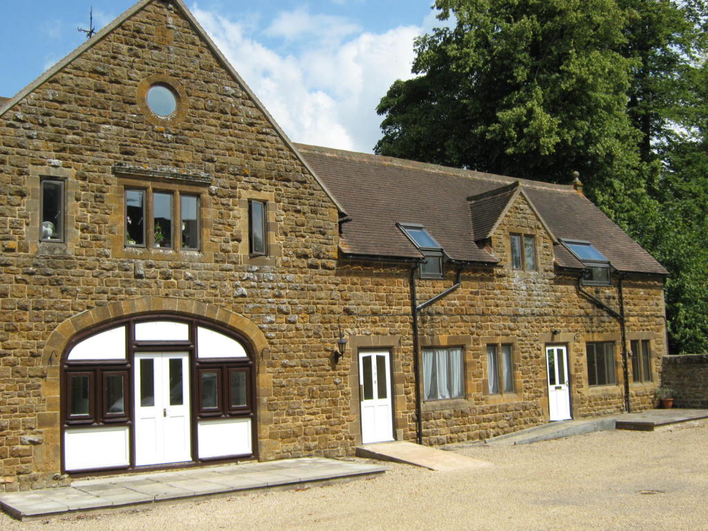 Main image of property: Flat 8, Chacombe Mews, Banbury Road, Chacombe, OX17 2JL