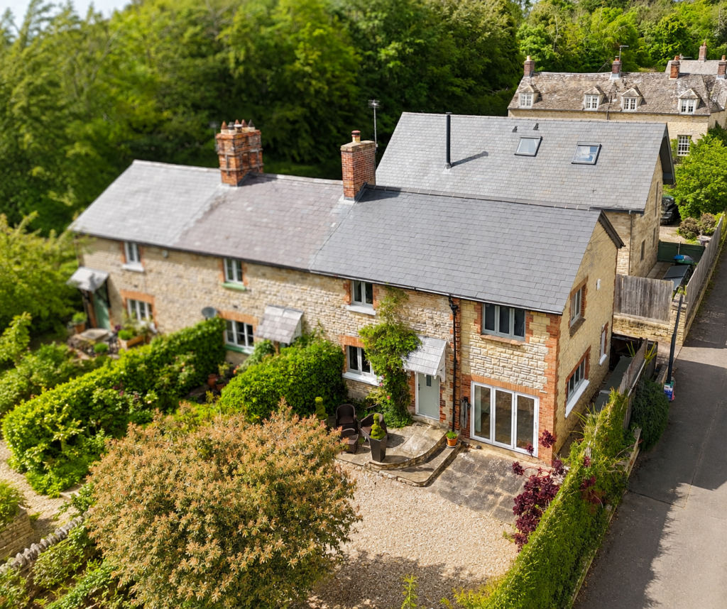 Main image of property: Manor Road, Woodstock, OX20