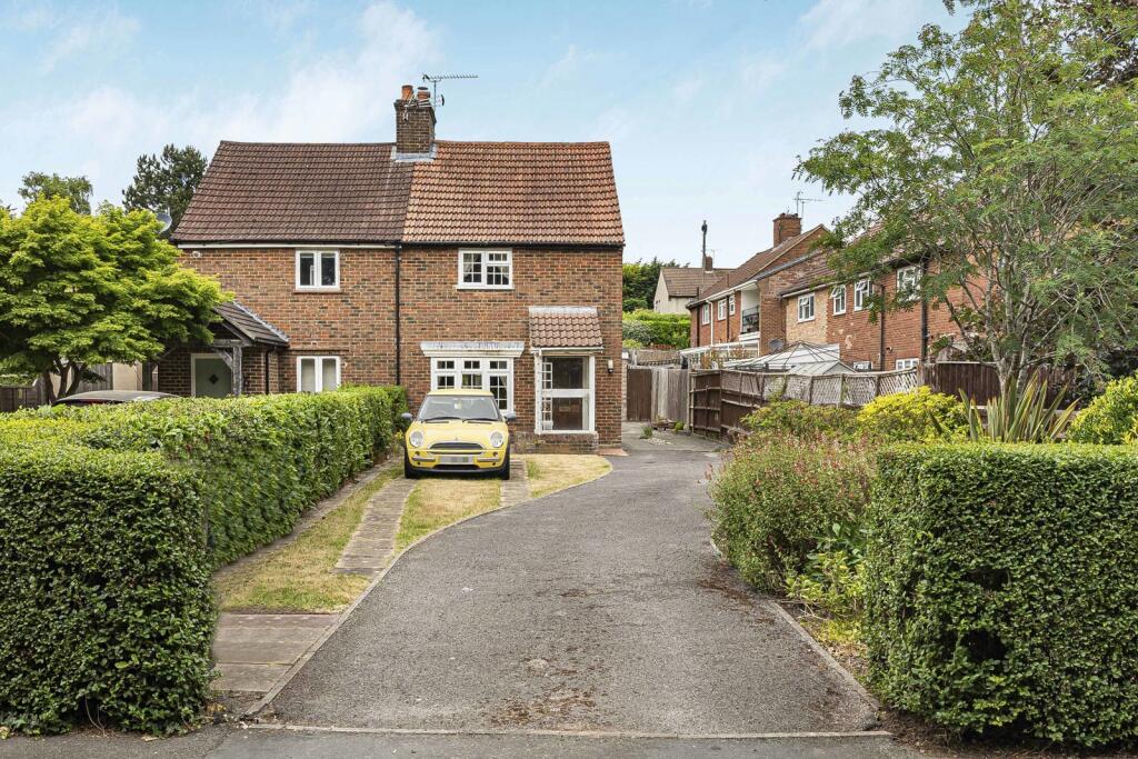 Main image of property: Alma Lane, Farnham, Surrey, GU9