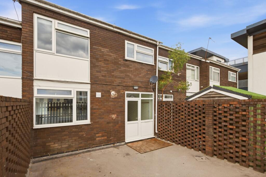 Main image of property: Abbey End, Kenilworth, CV8
