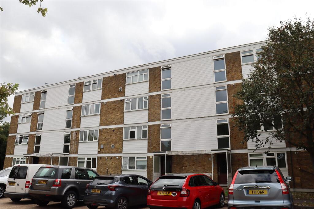 Main image of property: Little Lullaway, Basildon, SS15