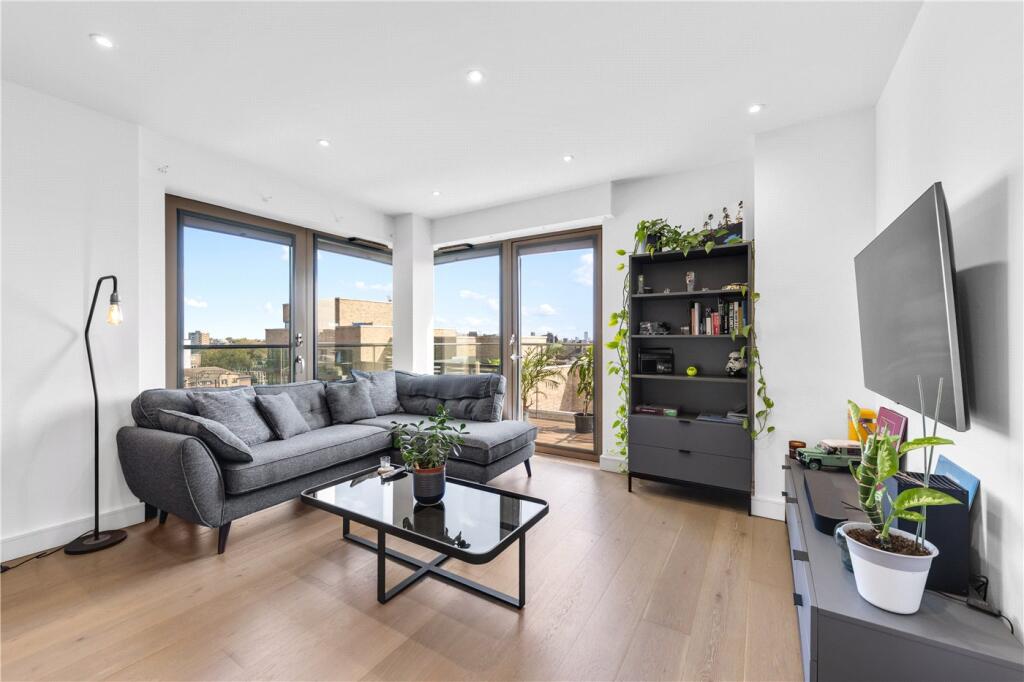 Main image of property: Hemming Street, London, E1