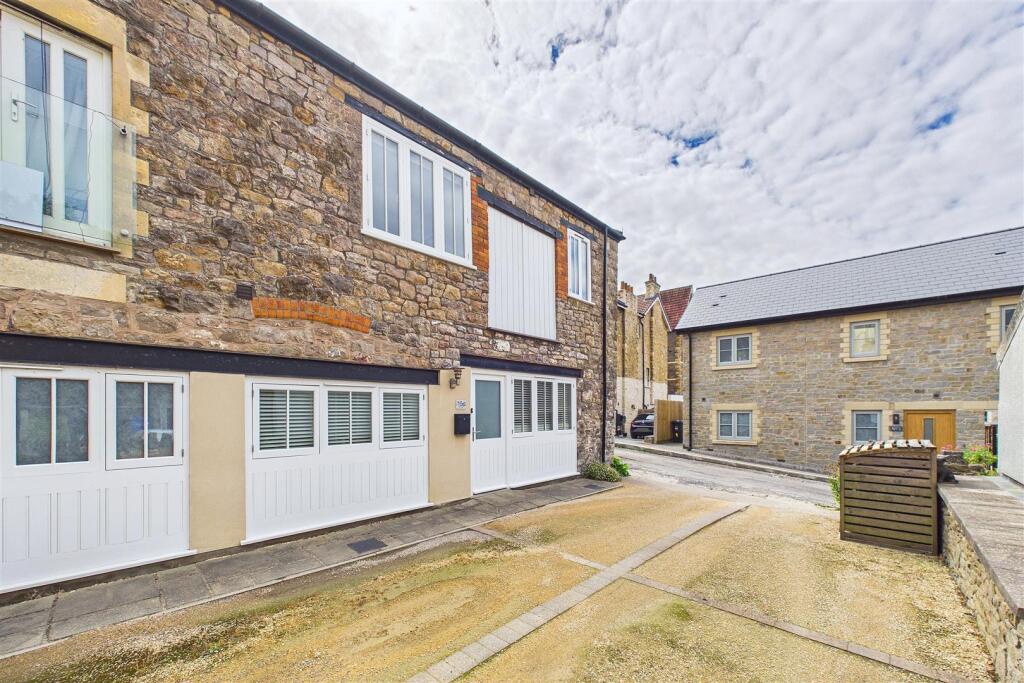 Main image of property: Mid Clevedon living, moments from Hill Road