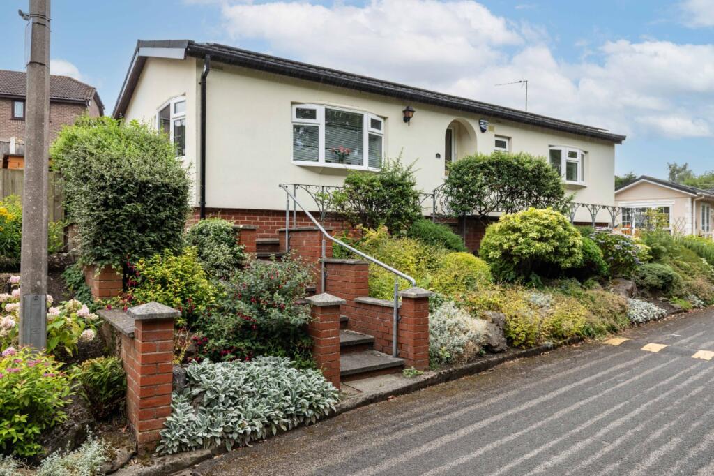 Main image of property: Oakland Glen, Walton-le-Dale, Preston, Lancashire, PR5