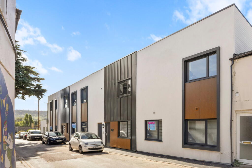 Main image of property: Hamilton Street,Charlton Kings,Cheltenham,GL53 8HN