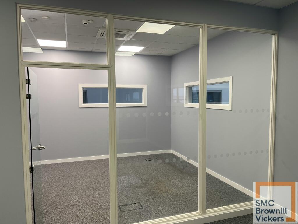 Office_to_let_rainham_essex.jpg