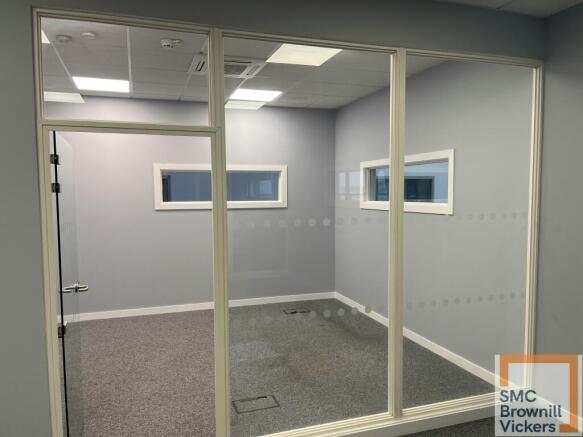 Office_to_let_rainham_essex.jpg