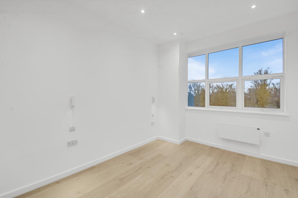 Main image of property: **LIMITED OFFER: 1 WEEK RENT FREE - Sunrise Parkway, Milton Keynes