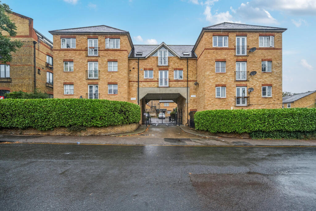 Main image of property: Silverdale, London