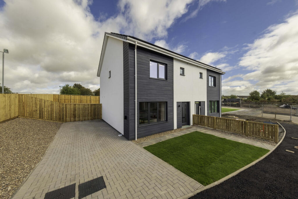 Main image of property: Tranent Grove, Dundee, DD4 0