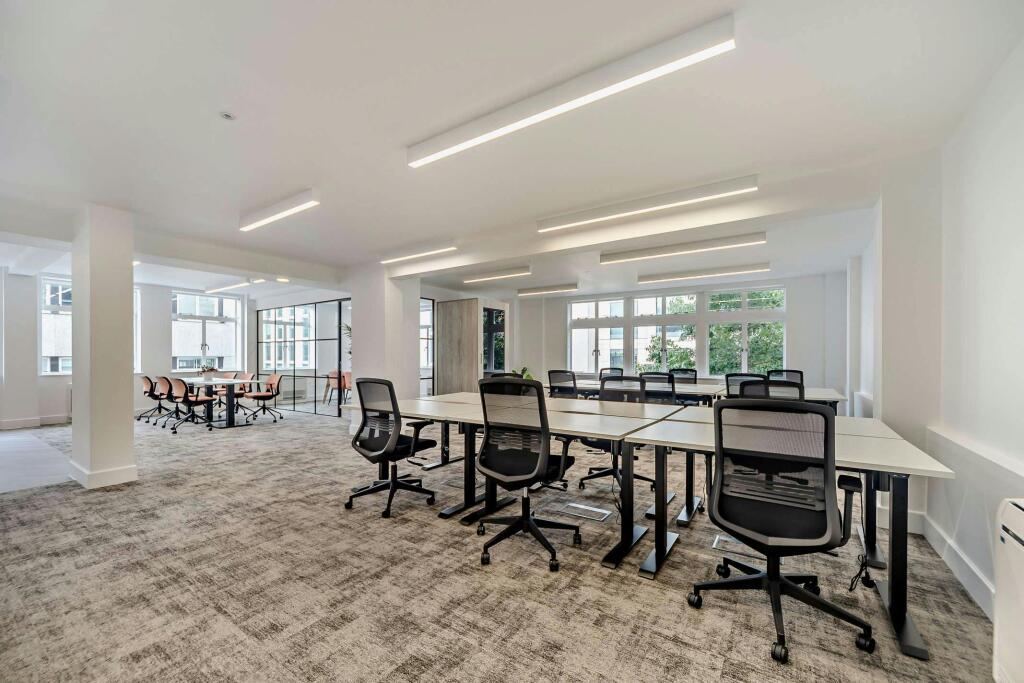 8705242-interior23-800.jpg