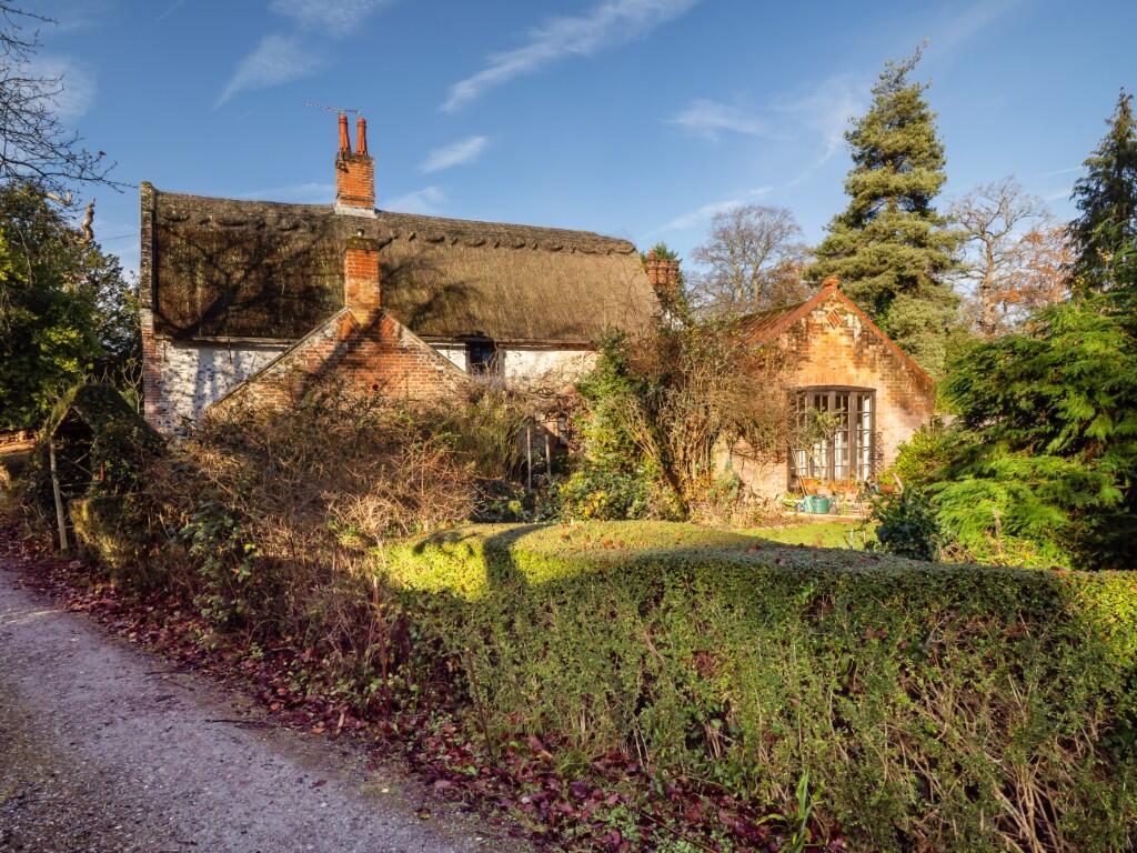 Main image of property: Rivercroft Cottage, Beech Road, Wroxham, Norwich, Norfolk NR12 8TP