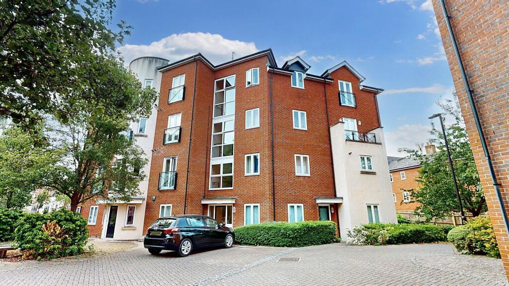 Main image of property: Penlon Place, Abingdon, OX14