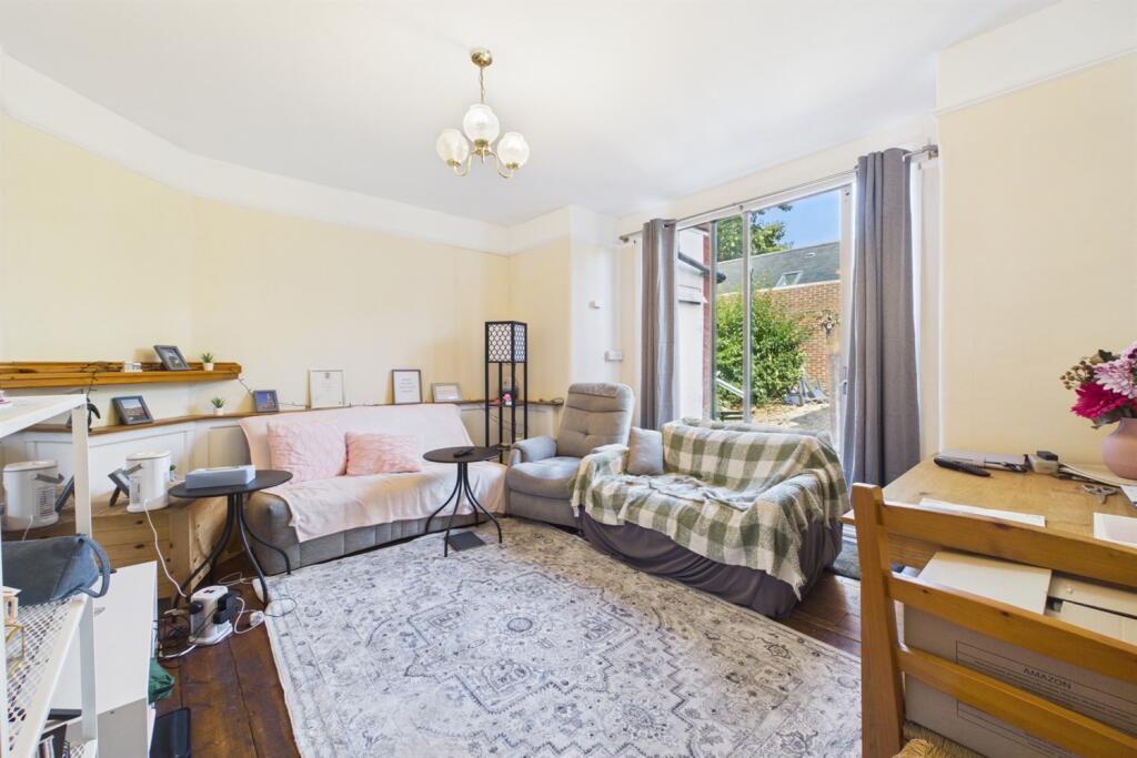 Main image of property: Oakmead Road, London, SW12