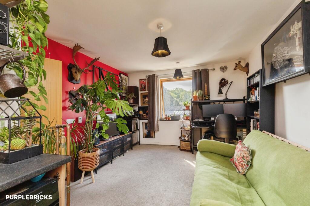 Main image of property: 152 Lawrence Hill, Bristol, BS5