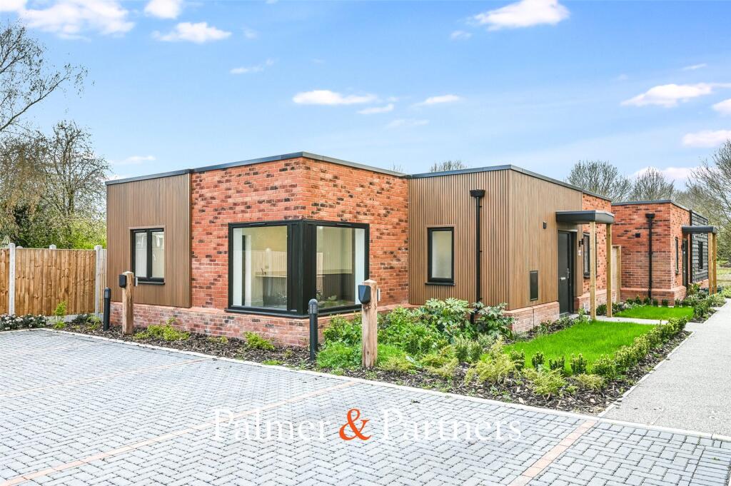 Main image of property: Galleywood Road, Great Baddow, Chelmsford, Essex, CM2