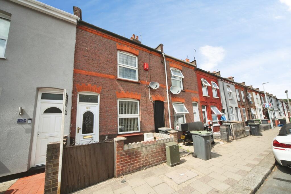 Main image of property: Oak Road, Luton