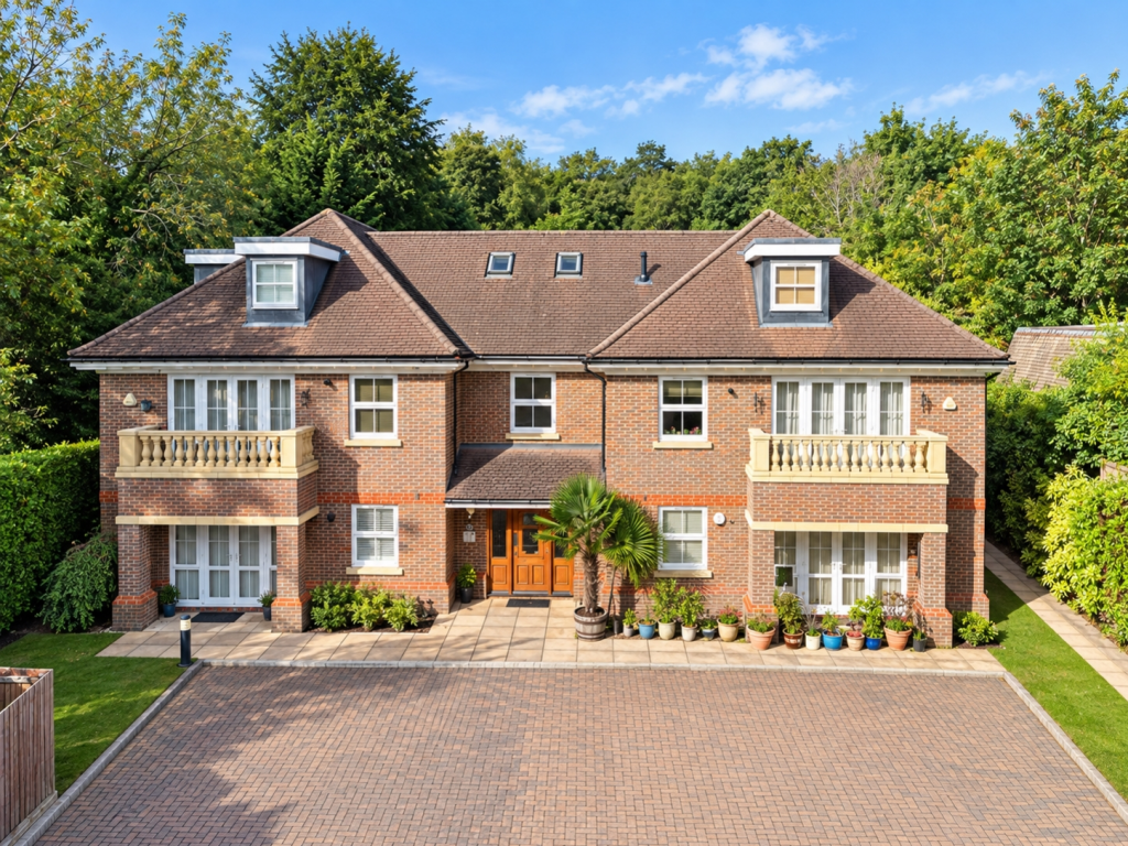Main image of property: Brookfield View, Hempstead Road, Kings Langley, Hertfordshire, WD4
