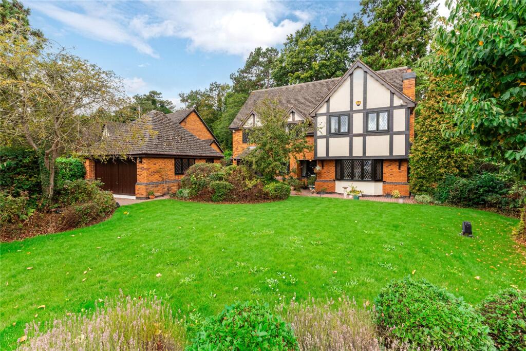 Main image of property: Shoal Creek, Collingtree Park, Northampton, Northamptonshire, NN4