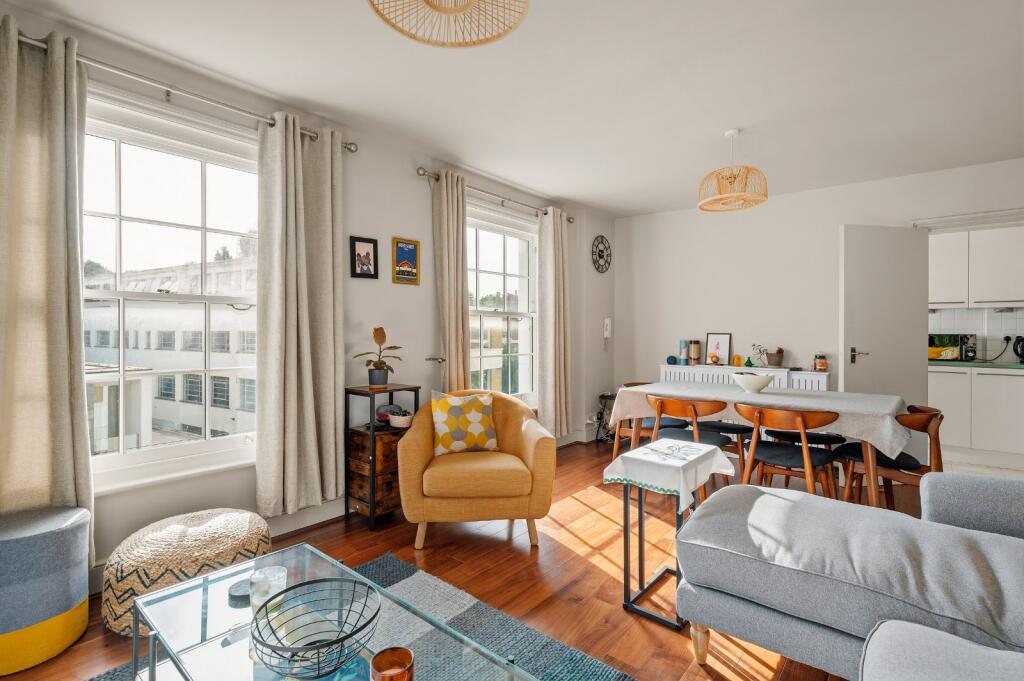 Main image of property: Barnsbury Terrace, London, N1