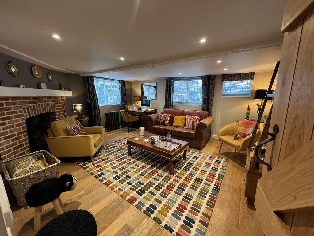 Main image of property: CENTRAL MARLOW - Fantastic Location!