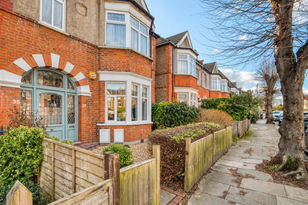 Main image of property: Stonard Road, London, N13