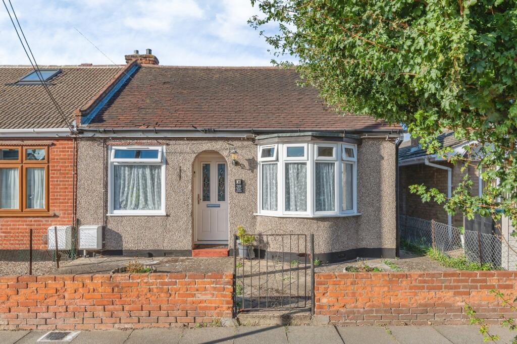 Main image of property: South Crescent, Southend-on-Sea, Essex, SS2