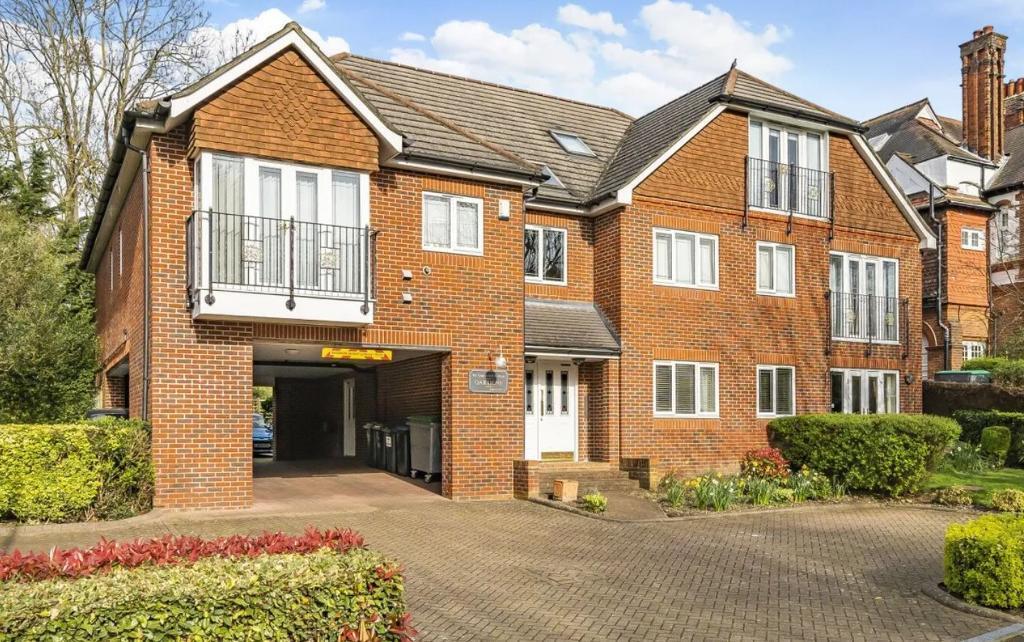Main image of property: Oakwood Avenue, Beckenham, London, BR3 6PT